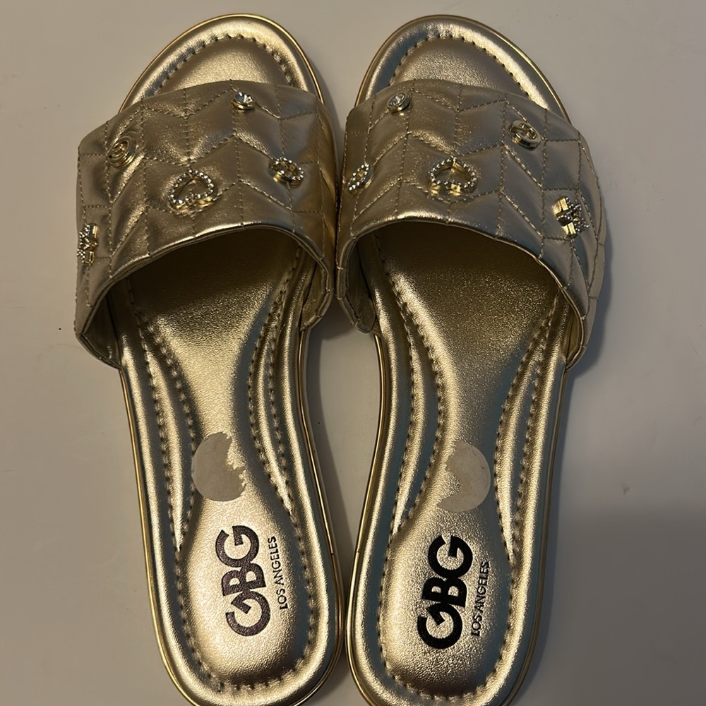 GBG Los Angeles Metallic Gold Quilted Sandals - Picture 14 of 16